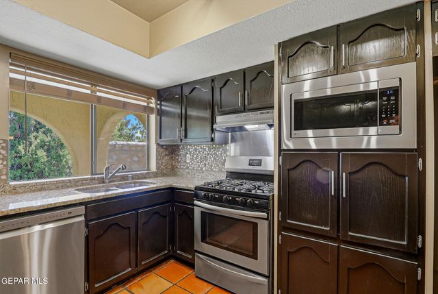 6064 BANDOLERO Drive, El Paso, TX 79912