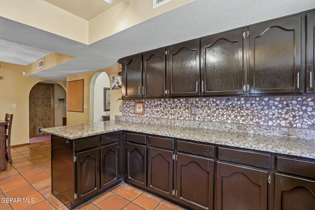 6064 BANDOLERO Drive, El Paso, TX 79912