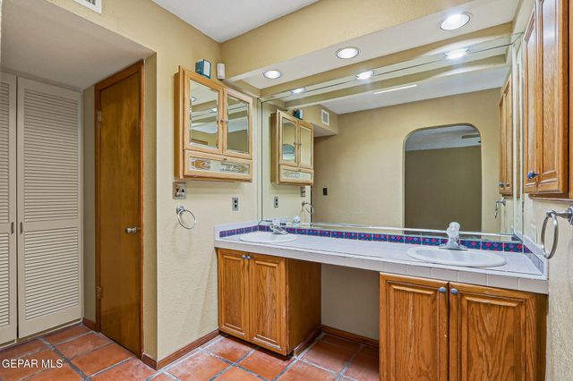 6064 BANDOLERO Drive, El Paso, TX 79912