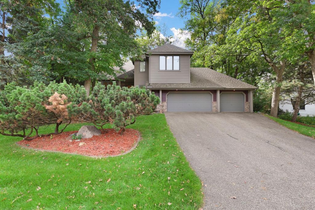12068 Gantry Lane, Apple Valley, MN 55124