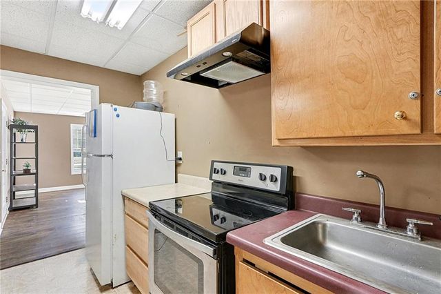 517 N Pine Hill Road, Griffin, GA 30223