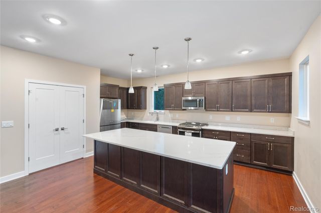 8894 Marquette Drive, Grosse Ile Township, MI 48138