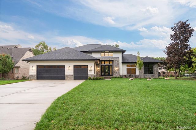 8894 Marquette Drive, Grosse Ile Township, MI 48138