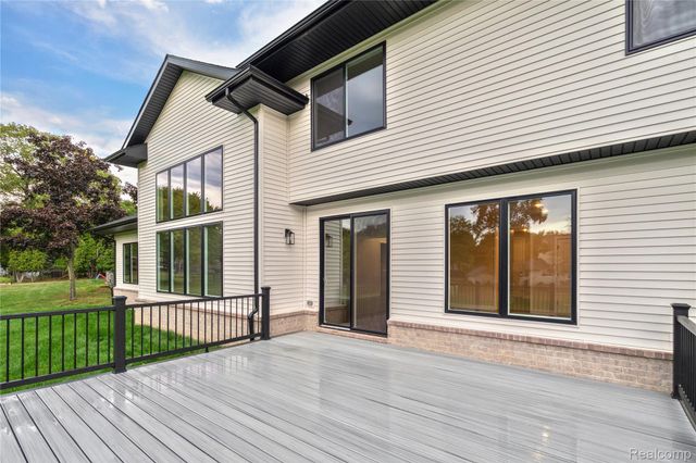 8894 Marquette Drive, Grosse Ile Township, MI 48138