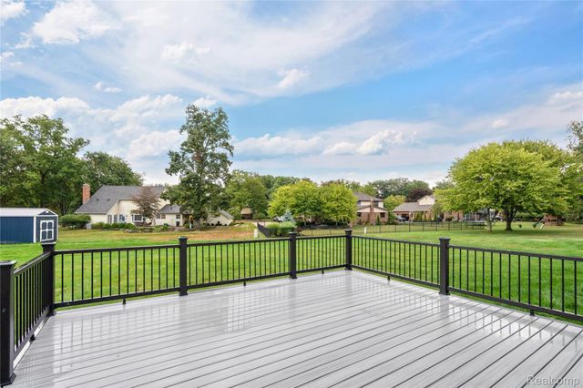 8894 Marquette Drive, Grosse Ile Township, MI 48138