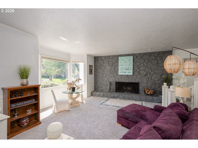 6031 Se ALDERCREST Rd, Milwaukie, OR 97267