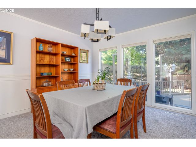 6031 Se ALDERCREST Rd, Milwaukie, OR 97267