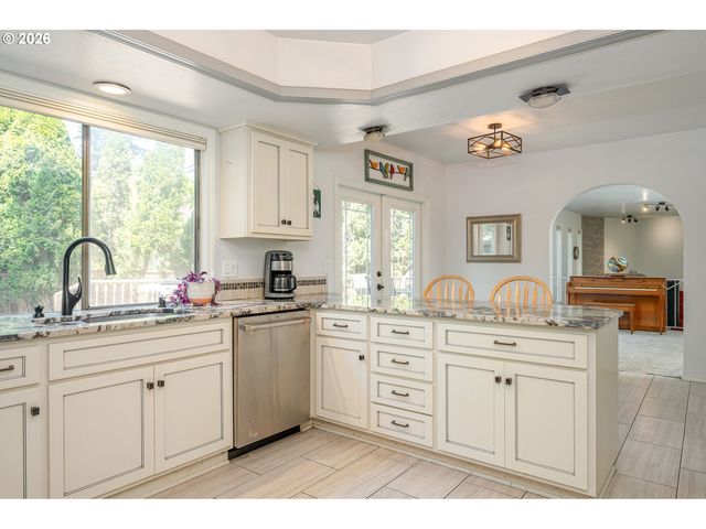 6031 Se ALDERCREST Rd, Milwaukie, OR 97267