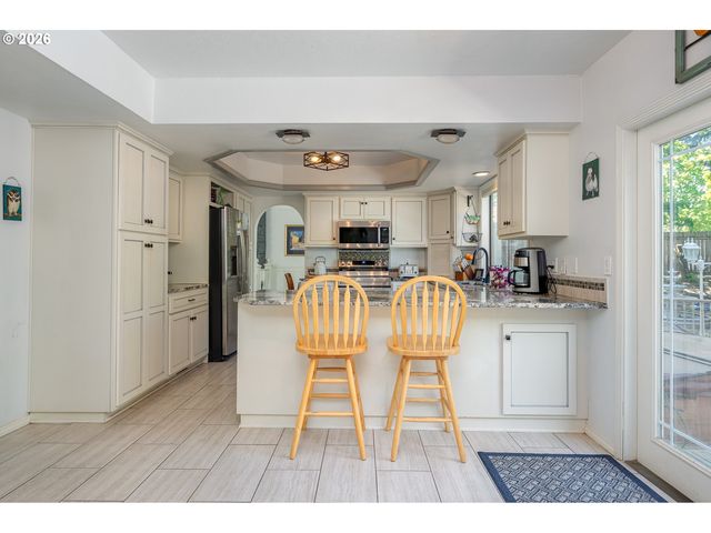 6031 Se ALDERCREST Rd, Milwaukie, OR 97267