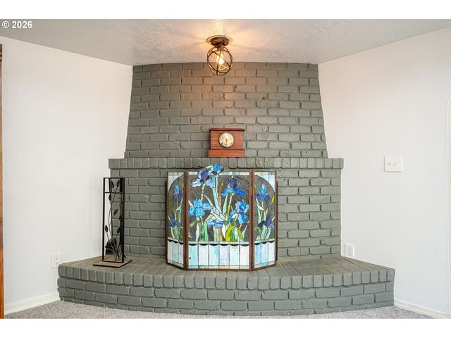 6031 Se ALDERCREST Rd, Milwaukie, OR 97267