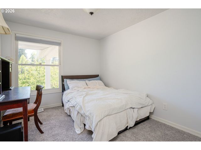 6031 Se ALDERCREST Rd, Milwaukie, OR 97267