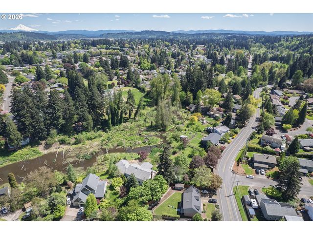 6031 Se ALDERCREST Rd, Milwaukie, OR 97267