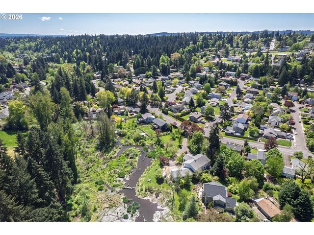 6031 Se ALDERCREST Rd, Milwaukie, OR 97267