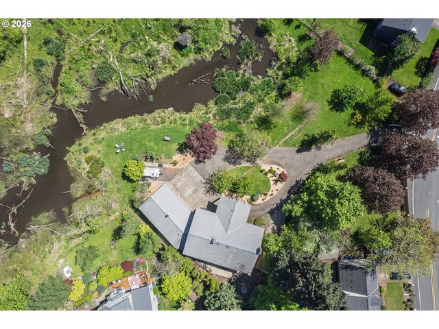 6031 Se ALDERCREST Rd, Milwaukie, OR 97267