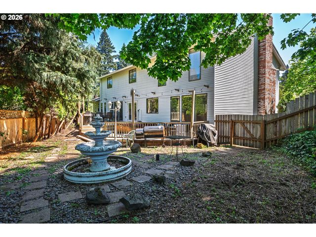 6031 Se ALDERCREST Rd, Milwaukie, OR 97267