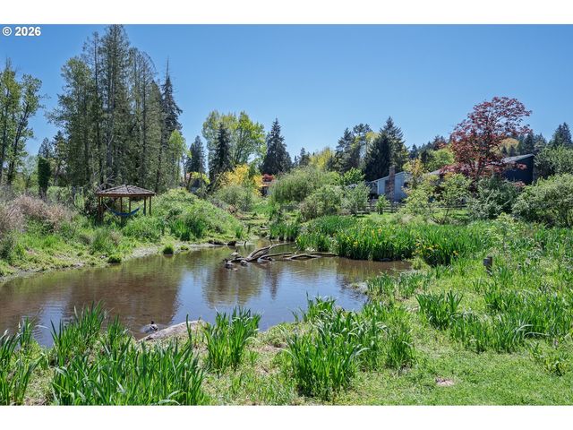 6031 Se ALDERCREST Rd, Milwaukie, OR 97267