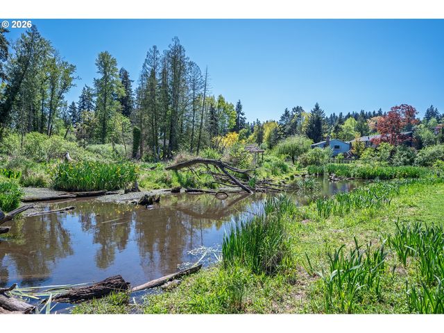 6031 Se ALDERCREST Rd, Milwaukie, OR 97267