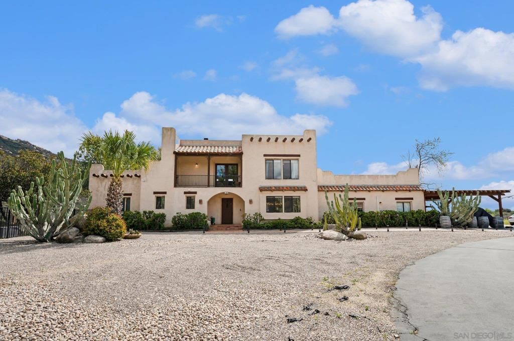 Image 1 of property listing at 17287 Oak Hollow Road, Ramona, CA 92065