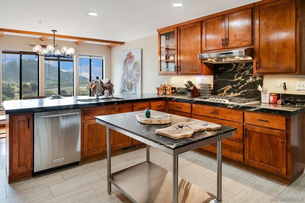 Image 13 of property listing at 17287 Oak Hollow Road, Ramona, CA 92065