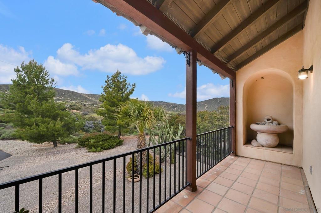 Image 39 of property listing at 17287 Oak Hollow Road, Ramona, CA 92065