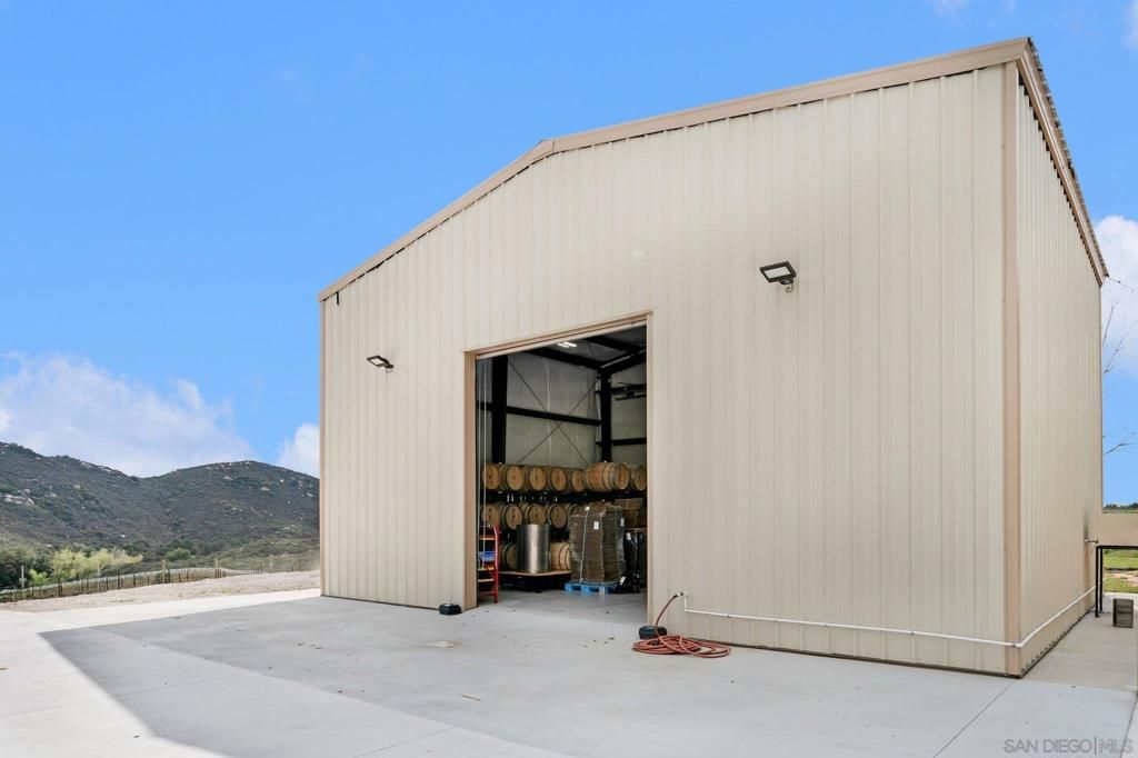 Image 40 of property listing at 17287 Oak Hollow Road, Ramona, CA 92065