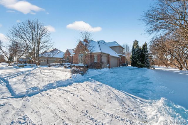 57165 Willow Ridge Boulevard, Washington Township, MI 48094