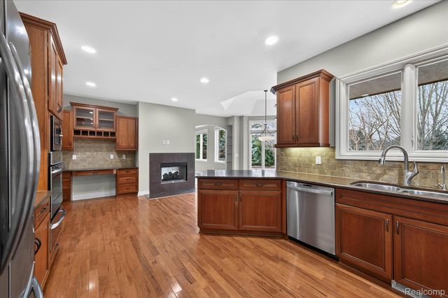 57165 Willow Ridge Boulevard, Washington Township, MI 48094