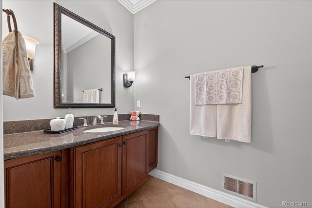 57165 Willow Ridge Boulevard, Washington Township, MI 48094