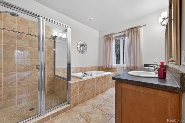 57165 Willow Ridge Boulevard, Washington Township, MI 48094