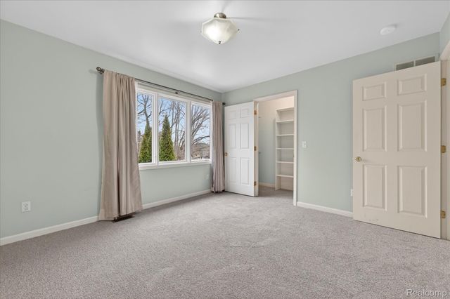 57165 Willow Ridge Boulevard, Washington Township, MI 48094