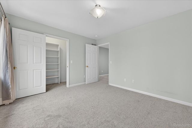 57165 Willow Ridge Boulevard, Washington Township, MI 48094