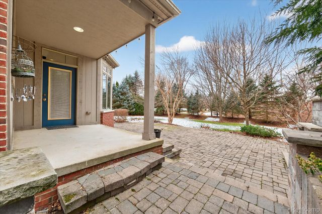 57165 Willow Ridge Boulevard, Washington Township, MI 48094