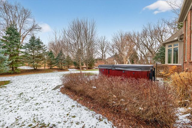 57165 Willow Ridge Boulevard, Washington Township, MI 48094