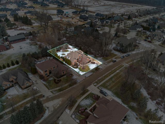 57165 Willow Ridge Boulevard, Washington Township, MI 48094