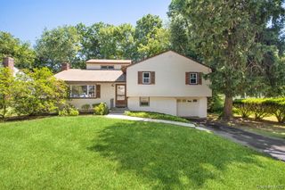 5 Hemlock Road, Hartsdale, NY 10530