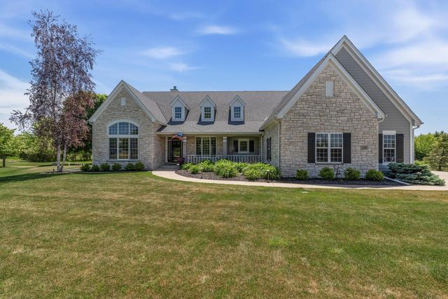 129 Preserve COURT, Grafton, WI 53024