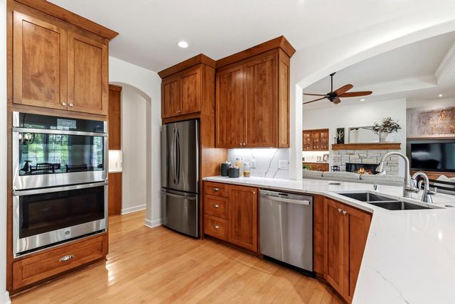 129 Preserve COURT, Grafton, WI 53024