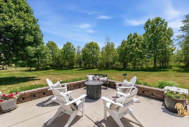 129 Preserve COURT, Grafton, WI 53024