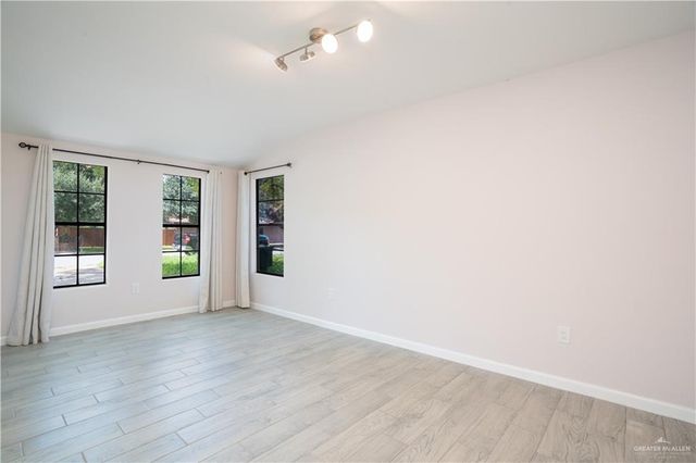 218 W Eller Avenue, Pharr, TX 78577