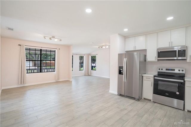 218 W Eller Avenue, Pharr, TX 78577