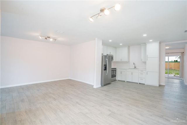 218 W Eller Avenue, Pharr, TX 78577