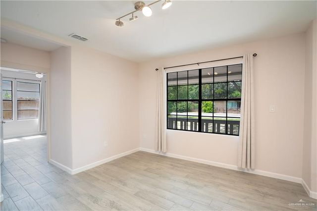 218 W Eller Avenue, Pharr, TX 78577