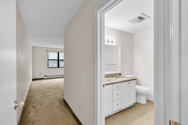 10 Wrentham Rd 108, Worcester, MA 01602