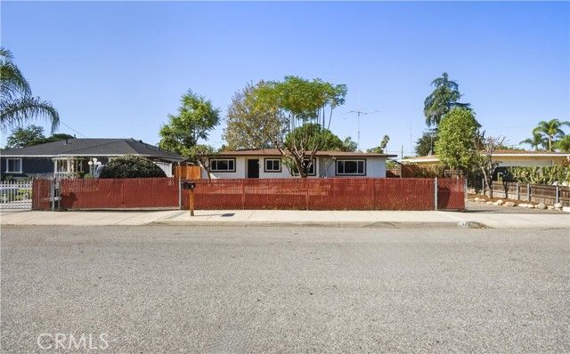 618 S Estudillo Avenue, San Jacinto, CA 92583