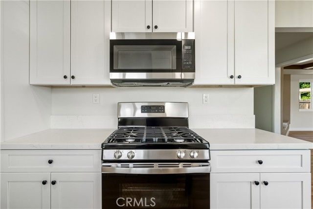 618 S Estudillo Avenue, San Jacinto, CA 92583