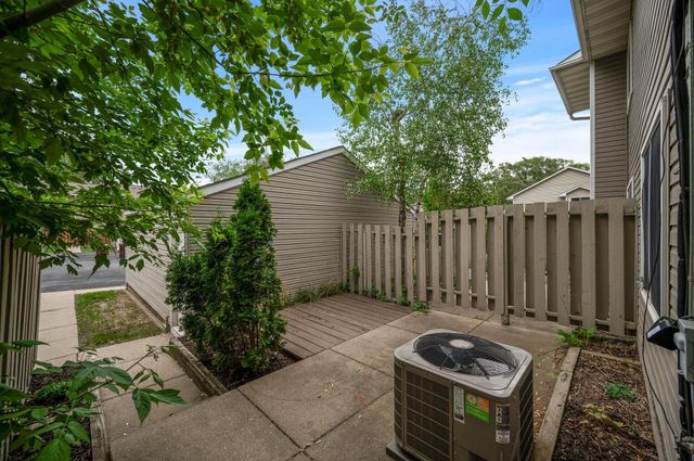 4464 Mccoll Drive, Savage, MN 55378
