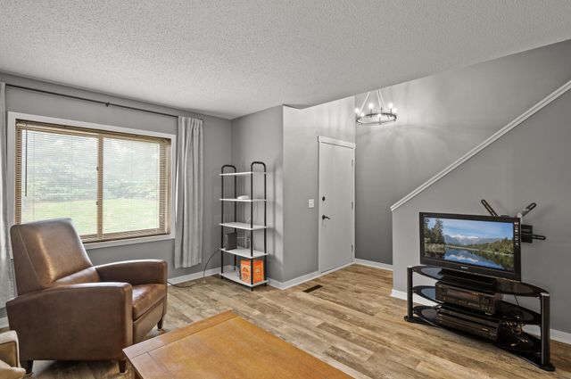 4464 Mccoll Drive, Savage, MN 55378