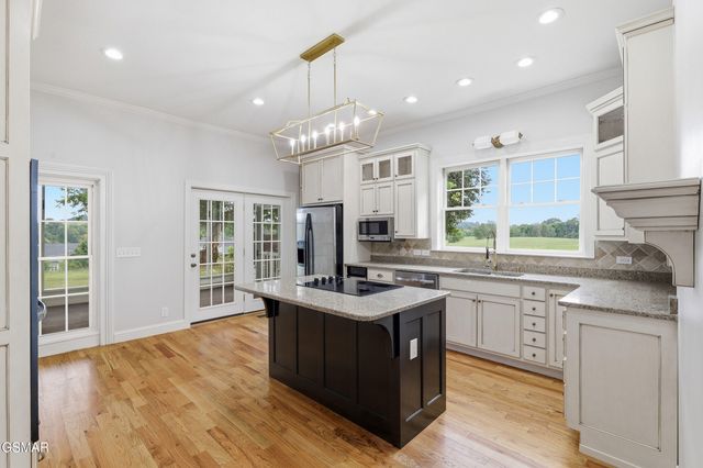 1440 McCleary Bend Road, Sevierville, TN 37876