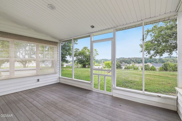 1440 McCleary Bend Road, Sevierville, TN 37876