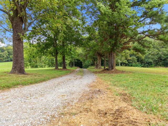 1440 McCleary Bend Road, Sevierville, TN 37876